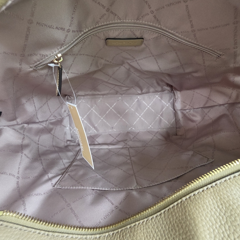 Michael Kors Carine Large Shoulder Bag - Picture 5 of 9